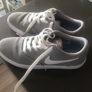 Size 9 women Nike shoes